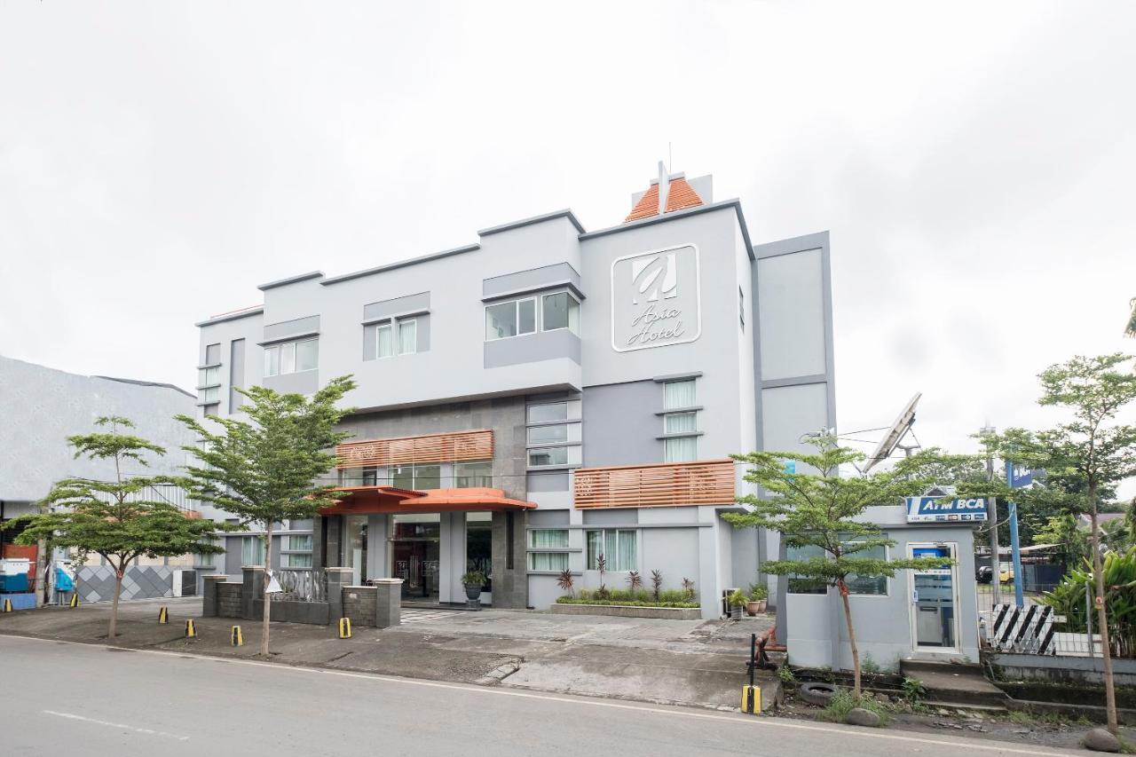 Oyo 424 Asia Hotel Makassar Dış mekan fotoğraf